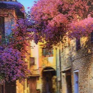 Heuer 3D Schlüsselanhänger Mediterrane Gasse im Blütenzauber